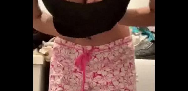  Teen Plating With Her Pussy On Periscope
